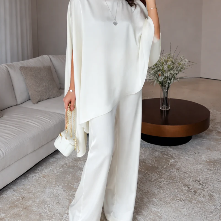 Cape satin et pantalon large