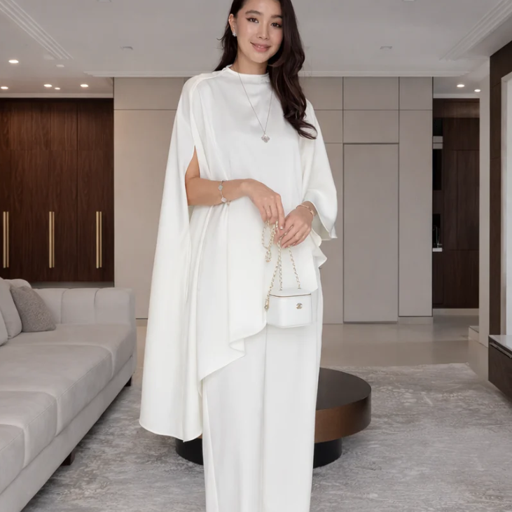 Cape satin et pantalon large